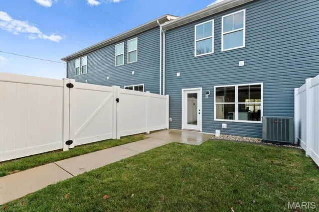 $342,500 | 204 West State Street, O'Fallon, IL 62269