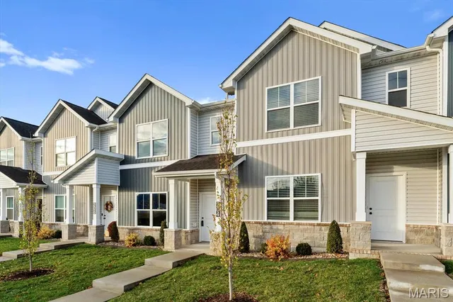 $342,500 | 204 West State Street, O'Fallon, IL 62269