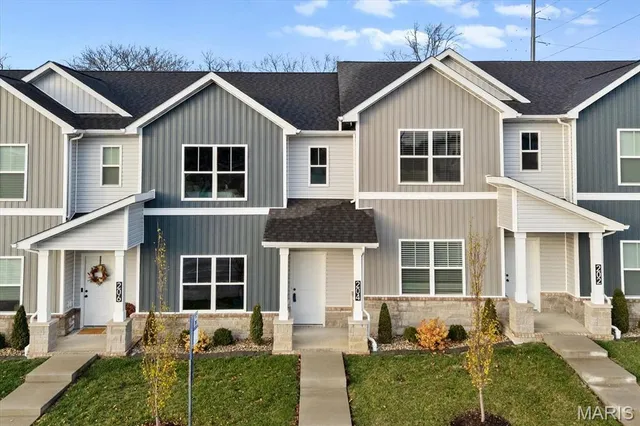 $342,500 | 204 West State Street, O'Fallon, IL 62269