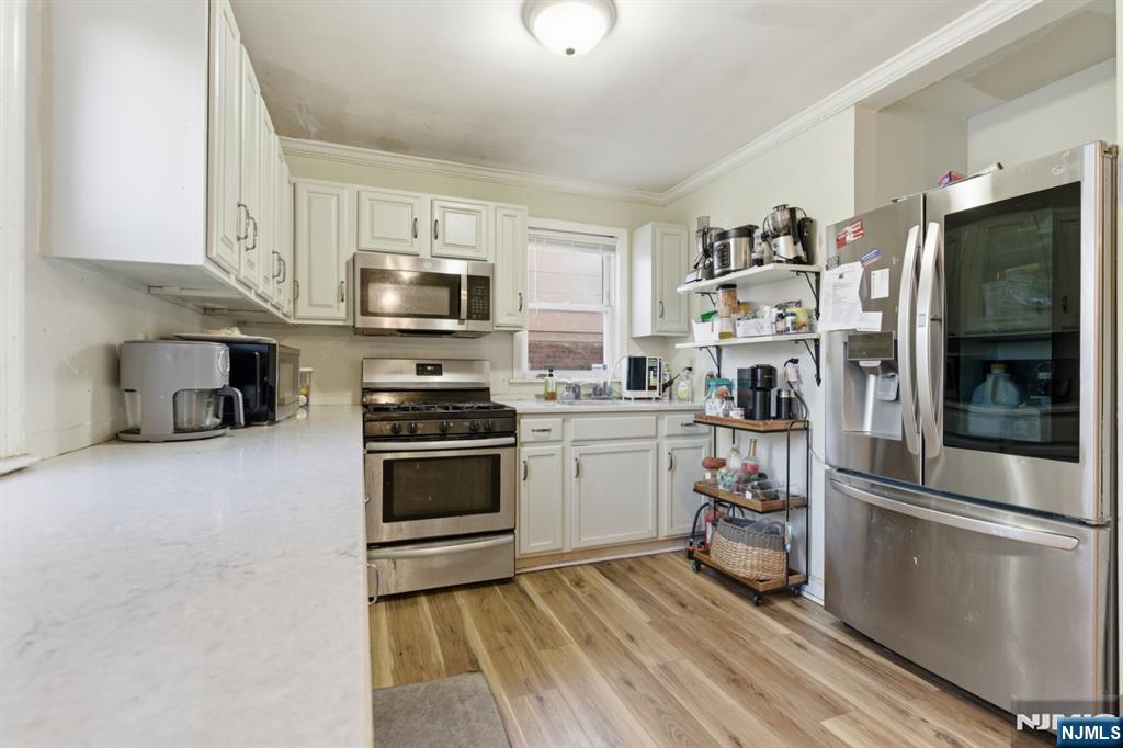 1490 Champlin Square Teaneck, NJ 07666 - Photo 12 of 27
