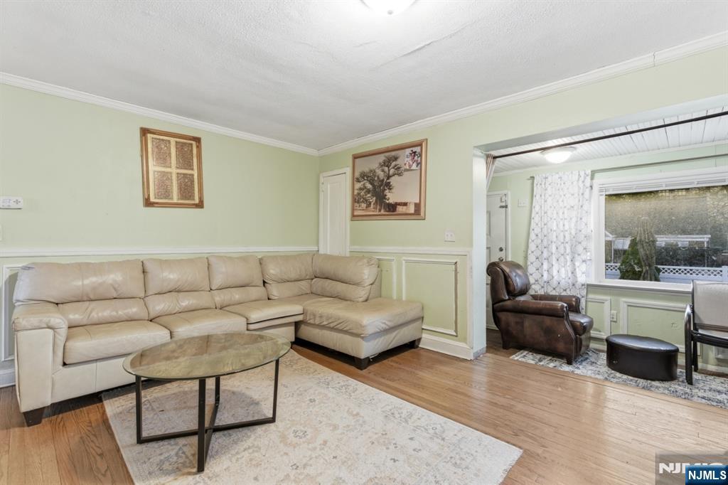 1490 Champlin Square Teaneck, NJ 07666 - Photo 16 of 27