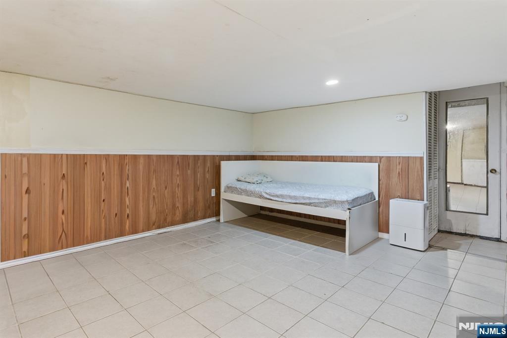 1490 Champlin Square Teaneck, NJ 07666 - Photo 20 of 27