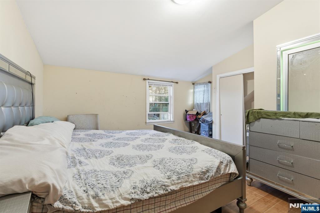 1490 Champlin Square Teaneck, NJ 07666 - Photo 4 of 27