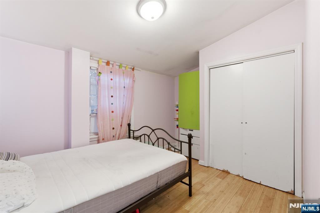 1490 Champlin Square Teaneck, NJ 07666 - Photo 7 of 27