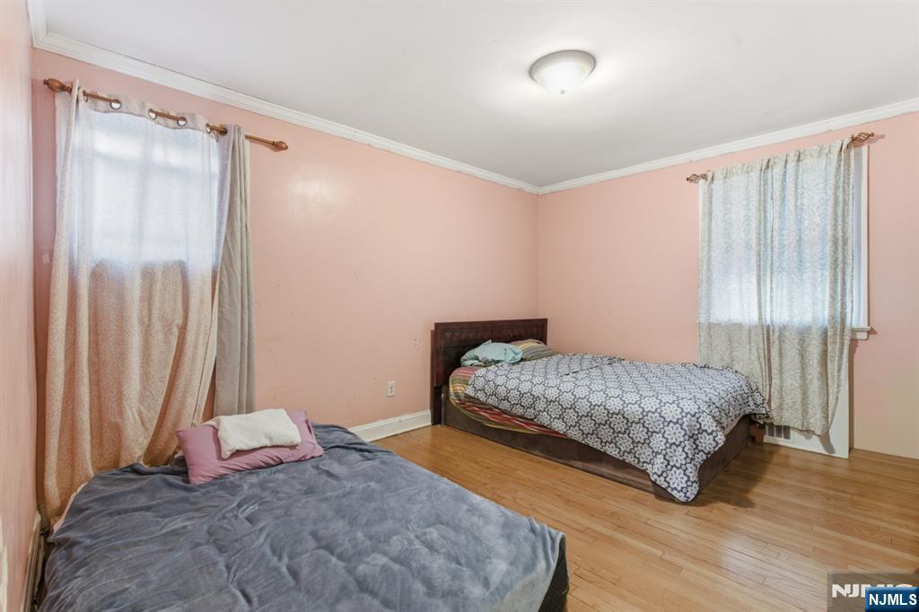 1490 Champlin Square Teaneck, NJ 07666 - Photo 8 of 27