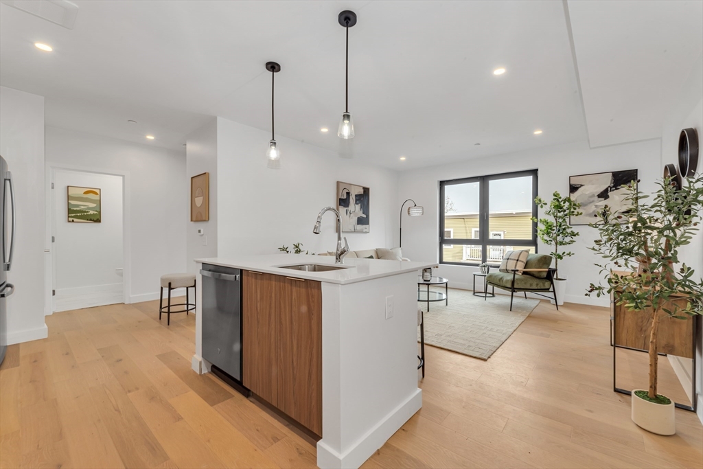 3992 Washington Street, Unit 302 Boston, MA 02131 - Photo 9 of 29