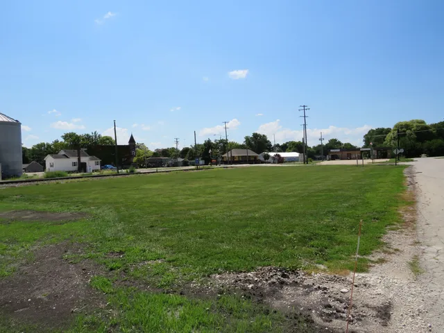 a view of a golf course