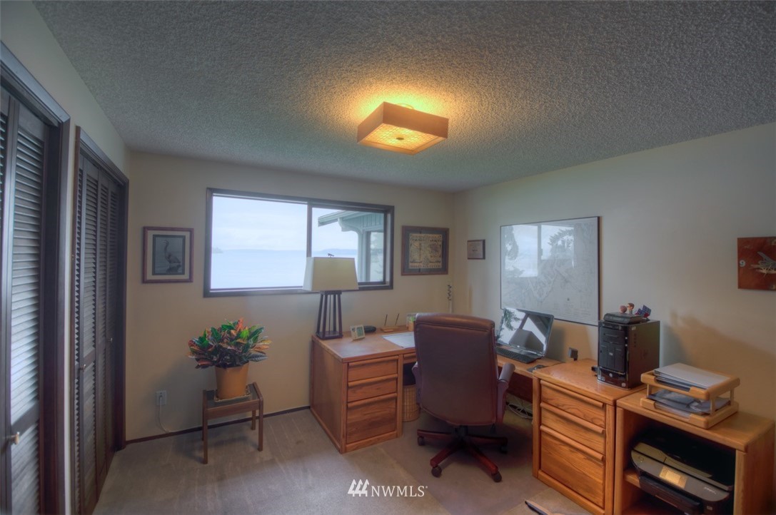 7618 Andrews Beach Road Northeast Olympia, WA 98516 - Photo 12 of 25 Gallery Image 12