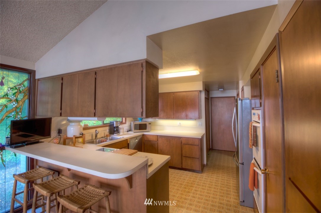 7618 Andrews Beach Road Northeast Olympia, WA 98516 - Photo 8 of 25 Gallery Image 8