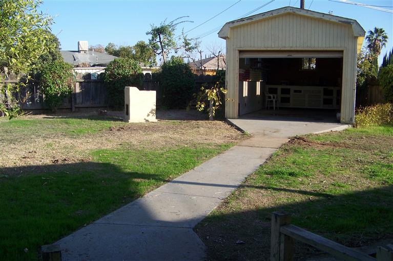 1129 Merced Street Madera, CA 93638 - Photo 11 of 15 Gallery Image 11