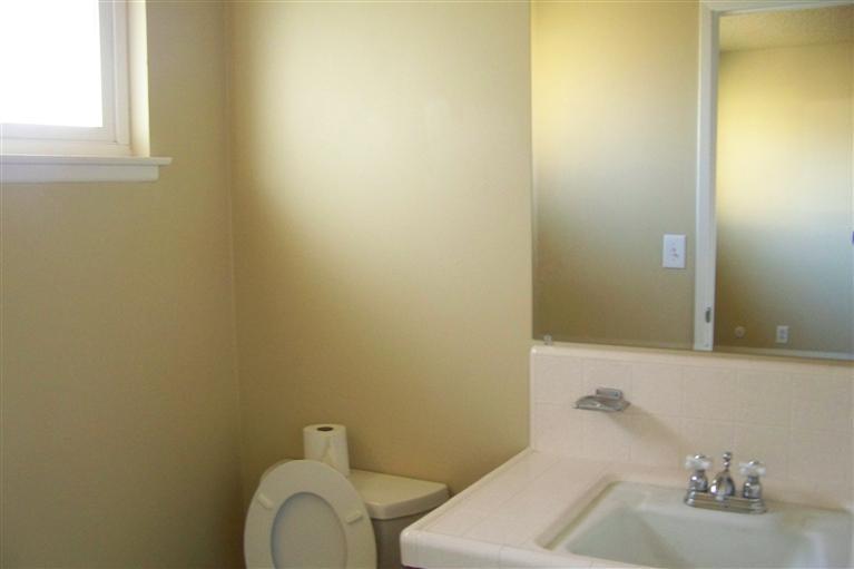 1129 Merced Street Madera, CA 93638 - Photo 8 of 15 Gallery Image 8