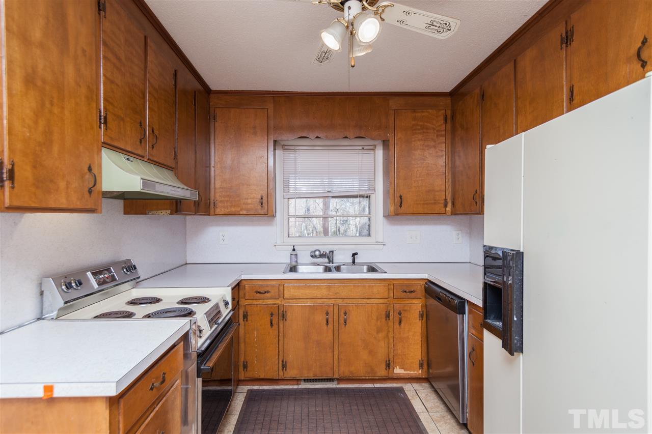 611 Southeast Maynard Road Cary, NC 27511 - Photo 8 of 25 Gallery Image 8
