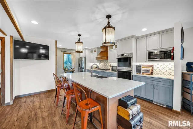 $525,000 | 9517 West Whittingham Point, Mapleton, IL 61547