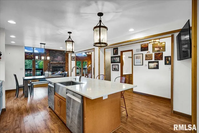 $525,000 | 9517 West Whittingham Point, Mapleton, IL 61547