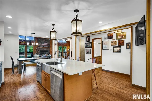 $525,000 | 9517 West Whittingham Point, Mapleton, IL 61547