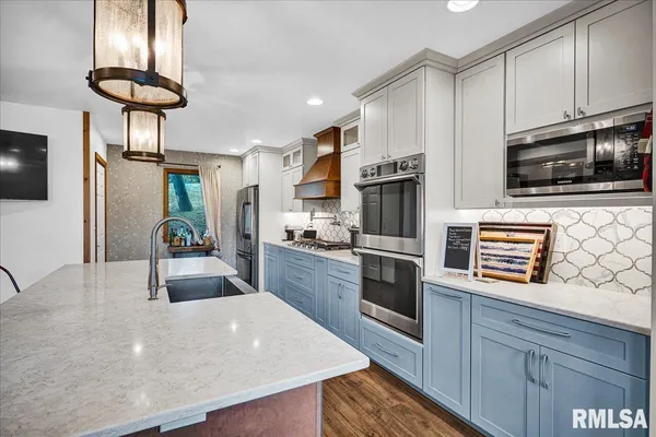 $525,000 | 9517 West Whittingham Point, Mapleton, IL 61547