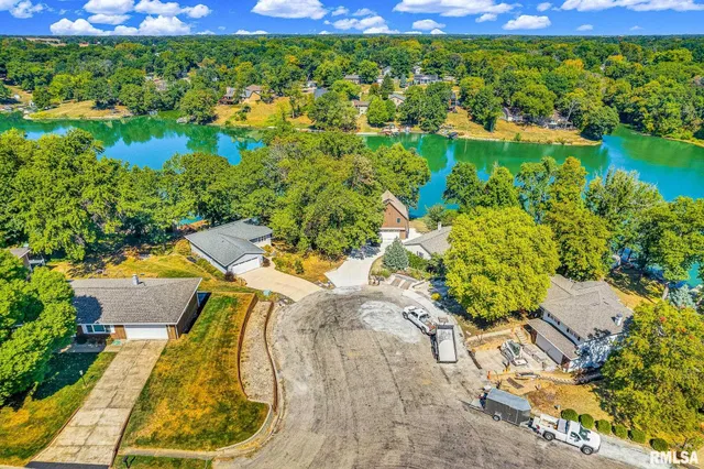 $525,000 | 9517 West Whittingham Point, Mapleton, IL 61547