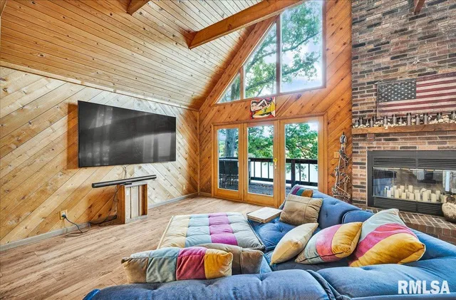 $525,000 | 9517 West Whittingham Point, Mapleton, IL 61547