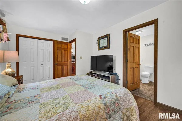 $525,000 | 9517 West Whittingham Point, Mapleton, IL 61547