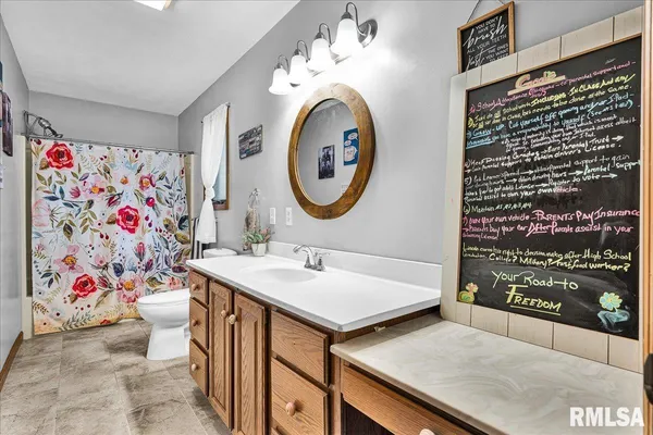 $525,000 | 9517 West Whittingham Point, Mapleton, IL 61547