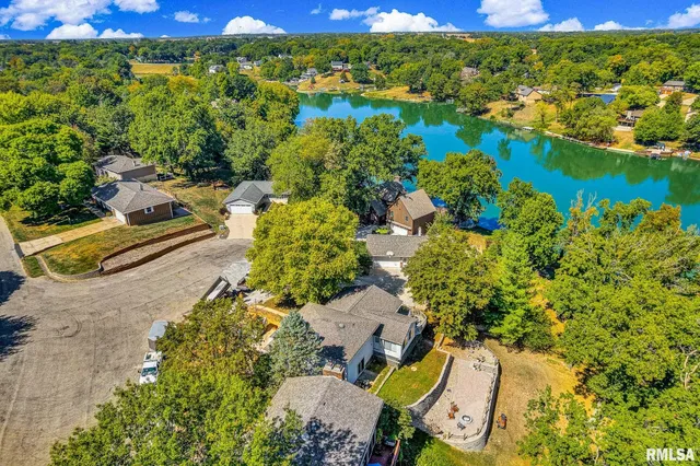 $525,000 | 9517 West Whittingham Point, Mapleton, IL 61547