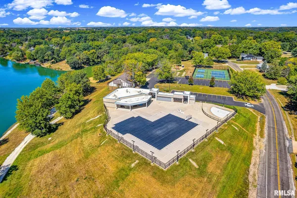 $525,000 | 9517 West Whittingham Point, Mapleton, IL 61547