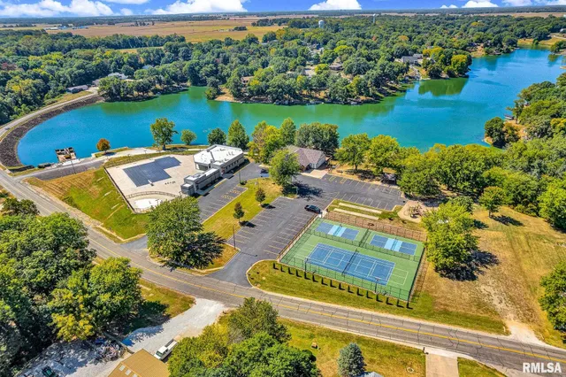 $525,000 | 9517 West Whittingham Point, Mapleton, IL 61547