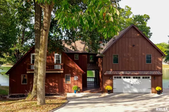 $525,000 | 9517 West Whittingham Point, Mapleton, IL 61547