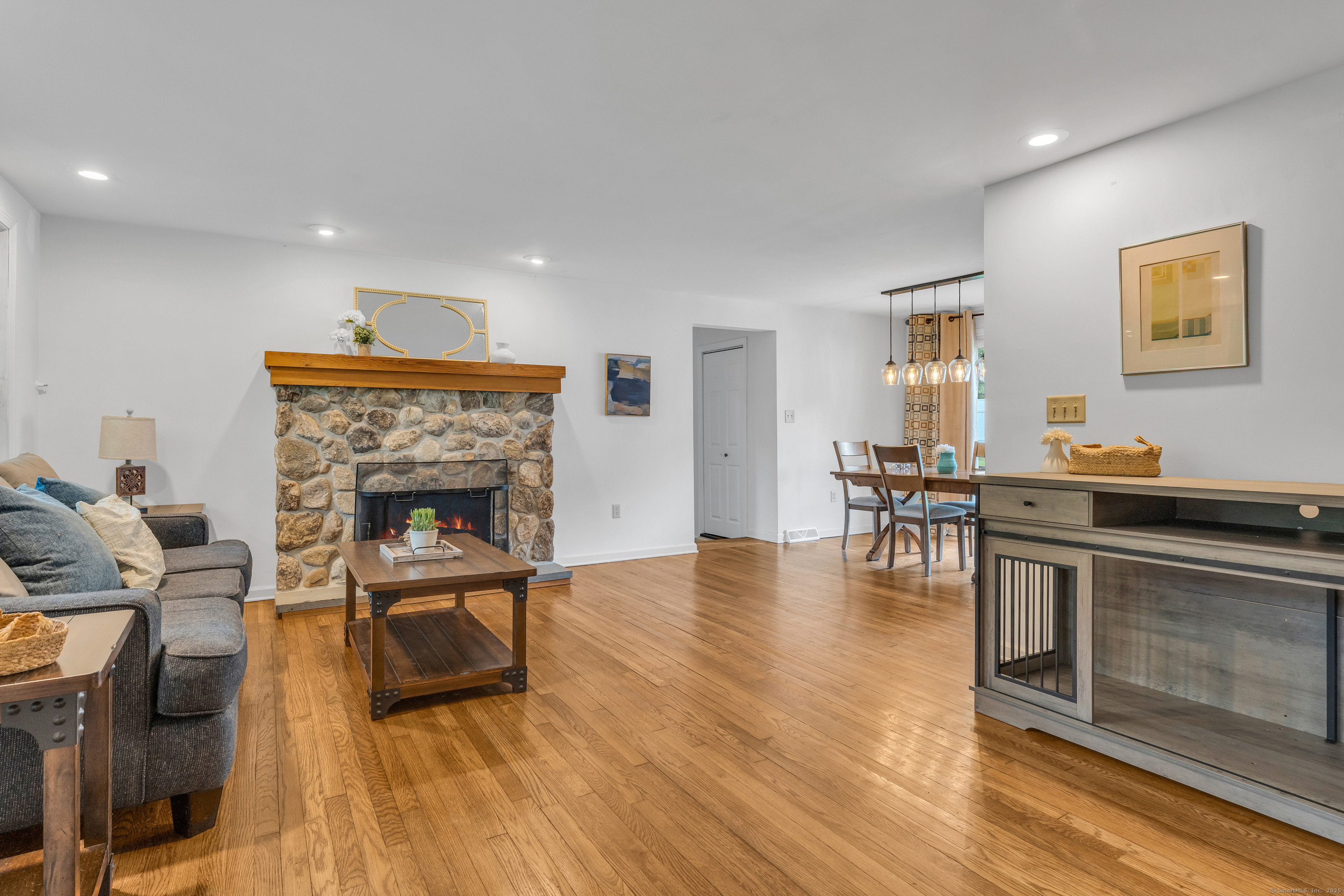 90 Cedar Hill Road Guilford, CT 06437 - Photo 11 of 38