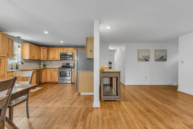 $449,000 | 90 Cedar Hill Road, Guilford, CT 06437