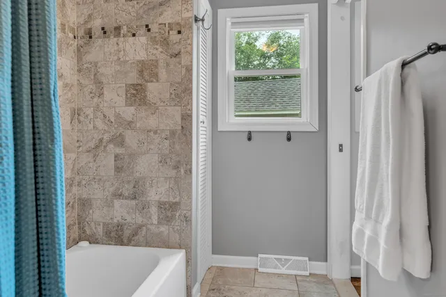 $449,000 | 90 Cedar Hill Road, Guilford, CT 06437