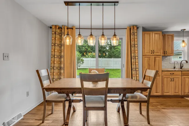 $449,000 | 90 Cedar Hill Road, Guilford, CT 06437