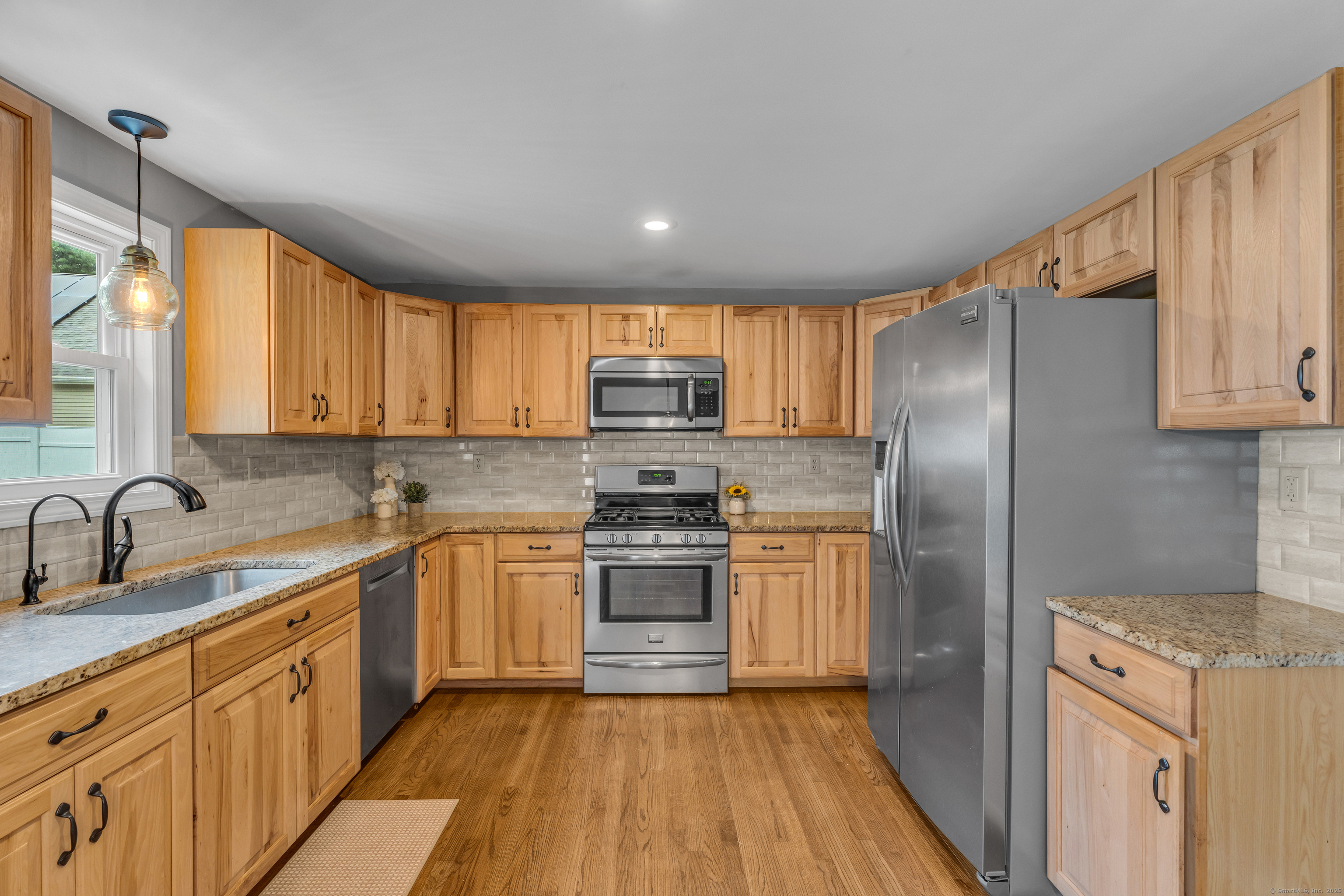 90 Cedar Hill Road Guilford, CT 06437 - Photo 6 of 38