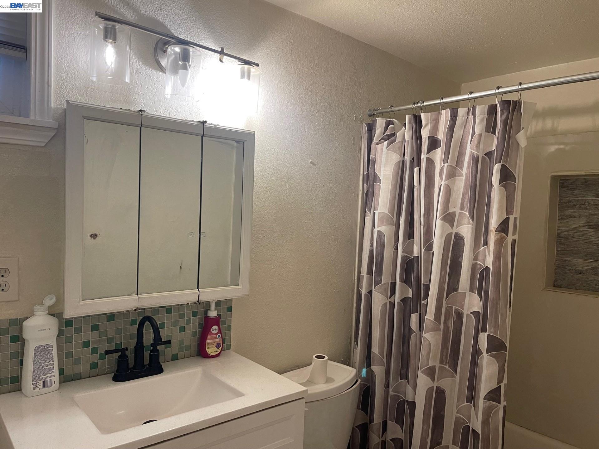 717 Brockhurst Street Oakland, CA 94609 - Photo 8 of 12