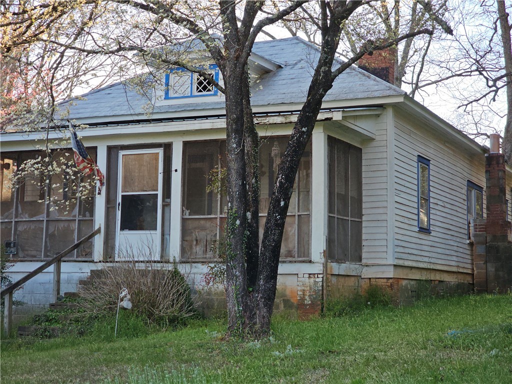 248 Crystal Lane Pickens, SC 29671 - Photo 2 of 4