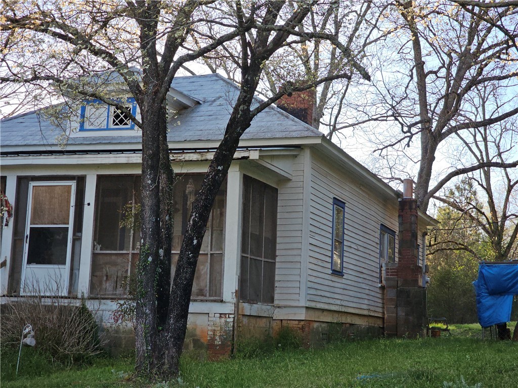 248 Crystal Lane Pickens, SC 29671 - Photo 3 of 4