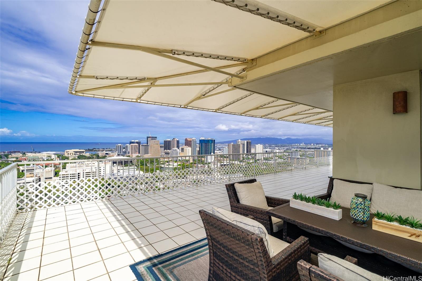 666 Prospect Street, Unit PH B Honolulu, HI 96813 - Photo 4 of 24 a view of a terrace with seating area