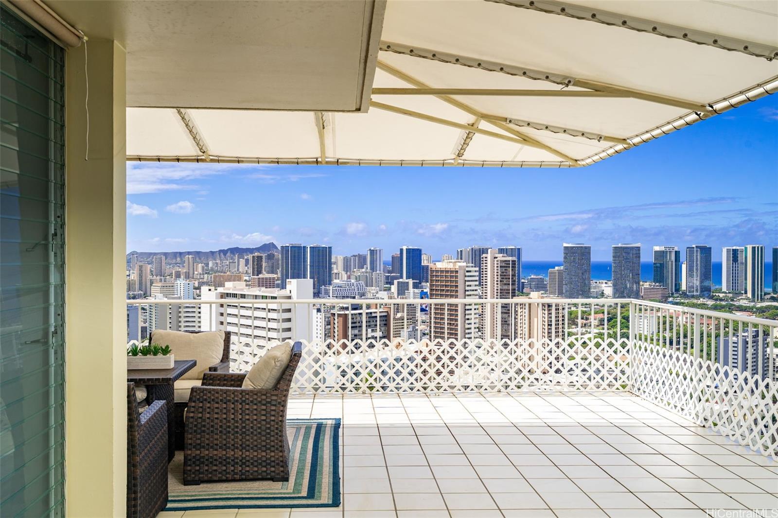 666 Prospect Street, Unit PH B Honolulu, HI 96813 - Photo 8 of 24 a view of a balcony with city view