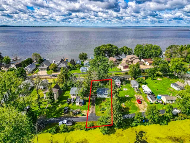 $235,000 | 7621 Widgeon Lane, Larsen, WI 54947