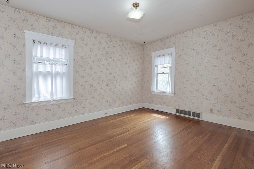 10412 Brighton Road Cleveland, OH 44108 - Photo 9 of 18 2nd Floor Bedroom