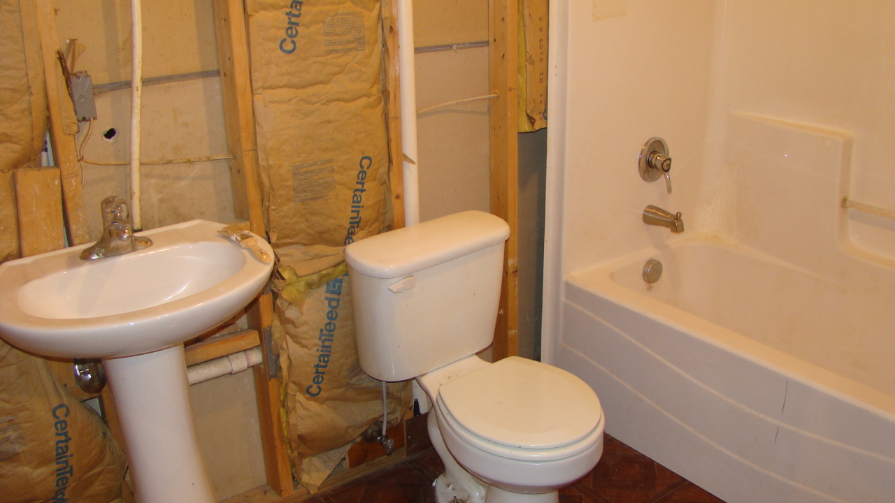 4650 Tobey Road Salem, VA 24153 - Photo 9 of 14 partial bath - ll