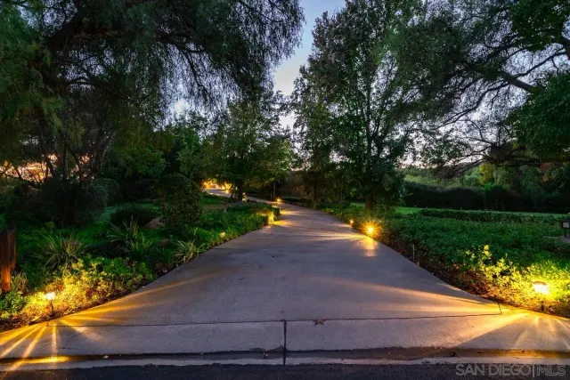 $1,695,000 | 11 Country Glen Road, Fallbrook, CA 92028
