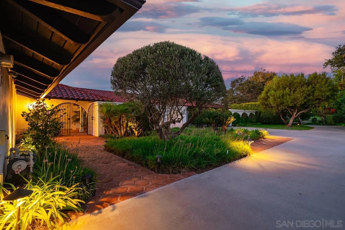 11 Country Glen Road Fallbrook, CA 92028 - Photo 6 of 75 a view of a backyard with garden
