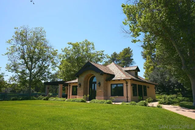 $1,695,000 | 11 Country Glen Road, Fallbrook, CA 92028