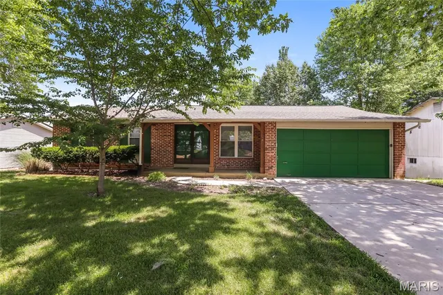 $2,045 | 718 Boca Chica Drive, Fenton, MO 63026