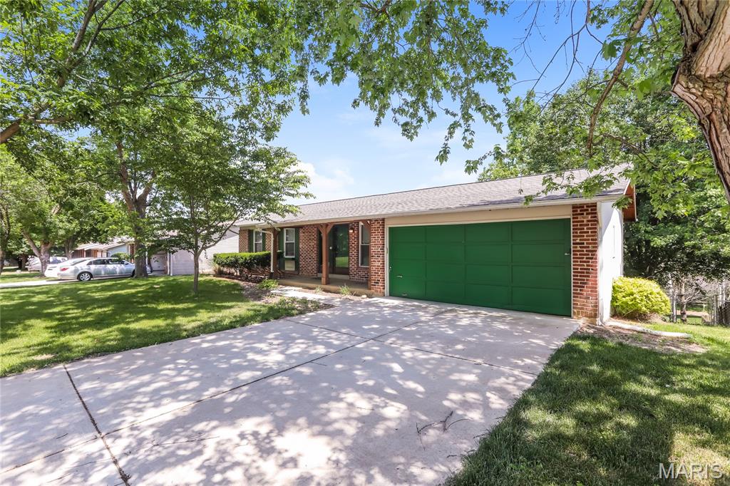 718 Boca Chica Drive Fenton, MO 63026 - Photo 2 of 17