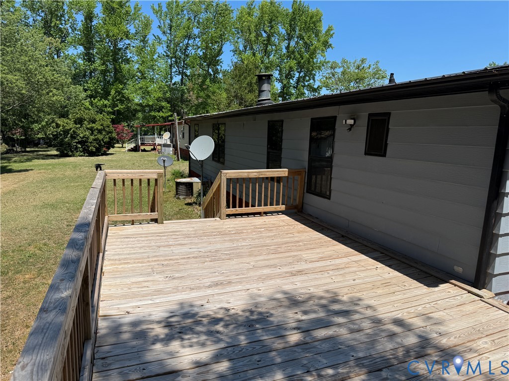 371 Horseshoe Road Jarratt, VA 23867 - Photo 6 of 21 a view of a house with a yard