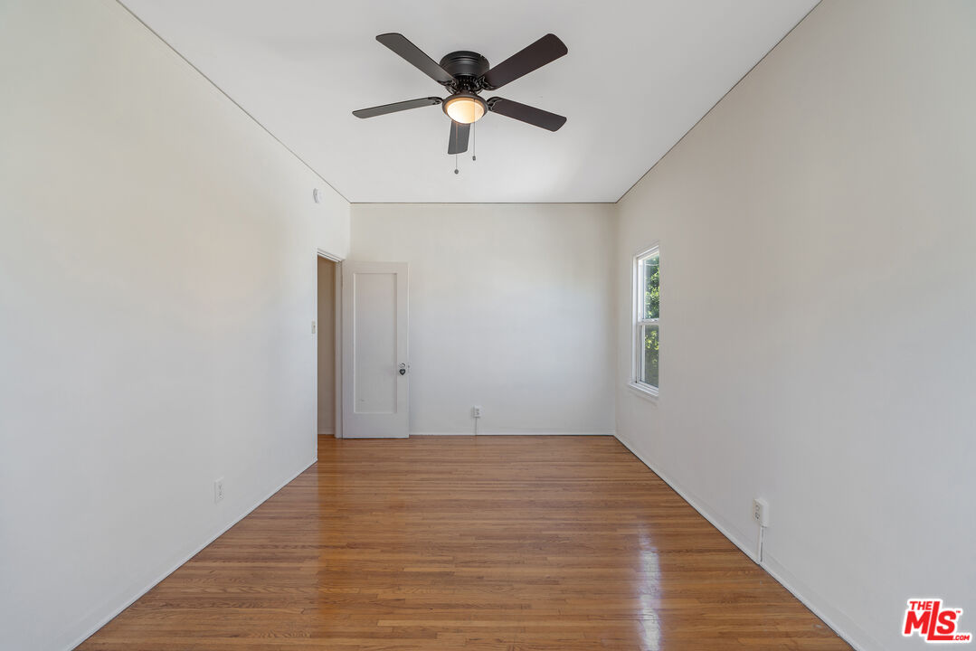 458 North Genesee Avenue Los Angeles, CA 90036 - Photo 24 of 38 wooden floor in an empty room