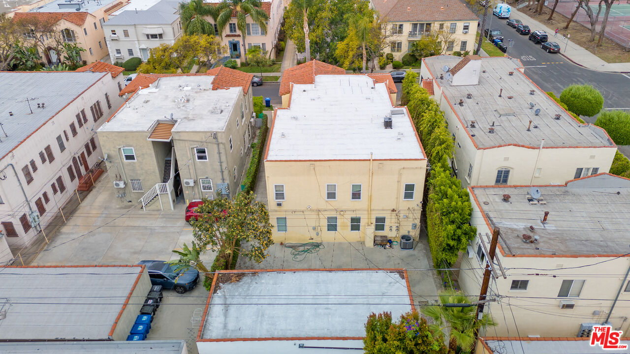 458 North Genesee Avenue Los Angeles, CA 90036 - Photo 36 of 38 an aerial view of residential houses with outdoor space