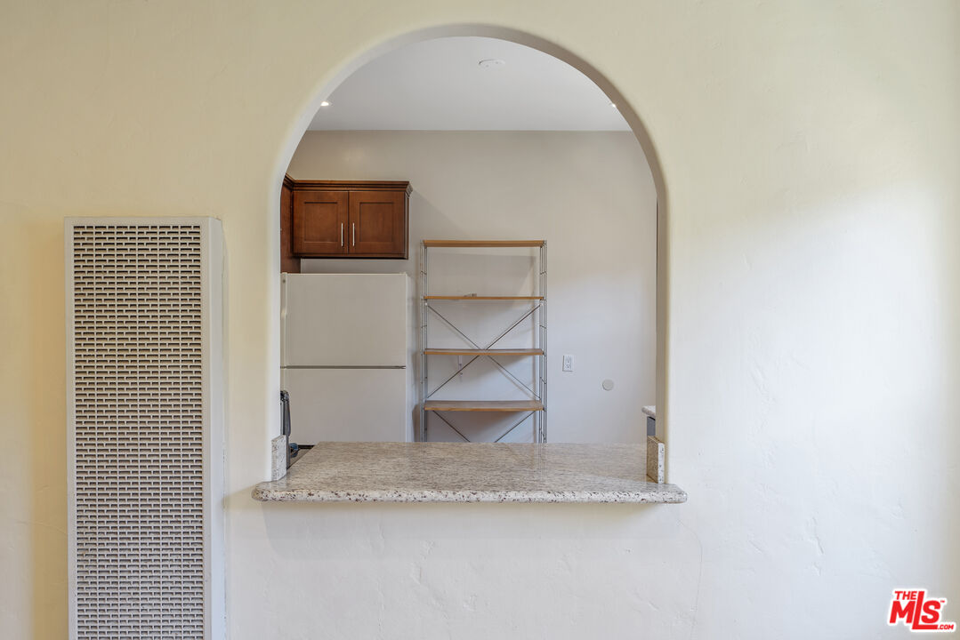 458 North Genesee Avenue Los Angeles, CA 90036 - Photo 10 of 38 a view of staircase with a bench